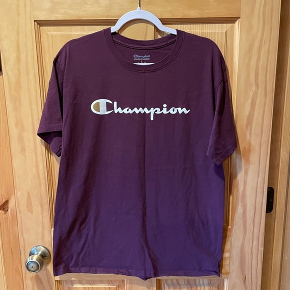Champions men’s short sleeve t shirt can be unisex. Logo in front size L - Picture 1 of 4